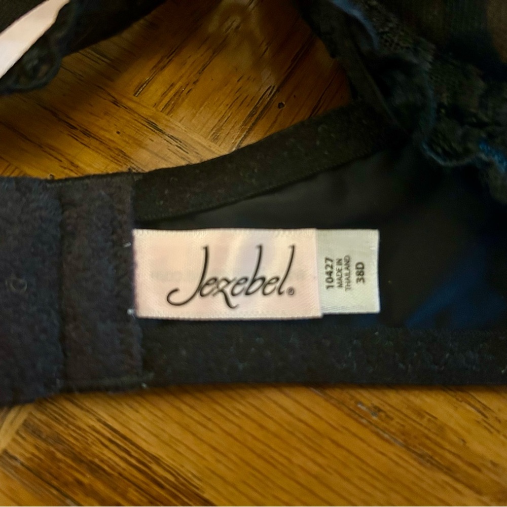💕Jezebel Black Lace Bra with Delicate Details - Picture 7 of 7